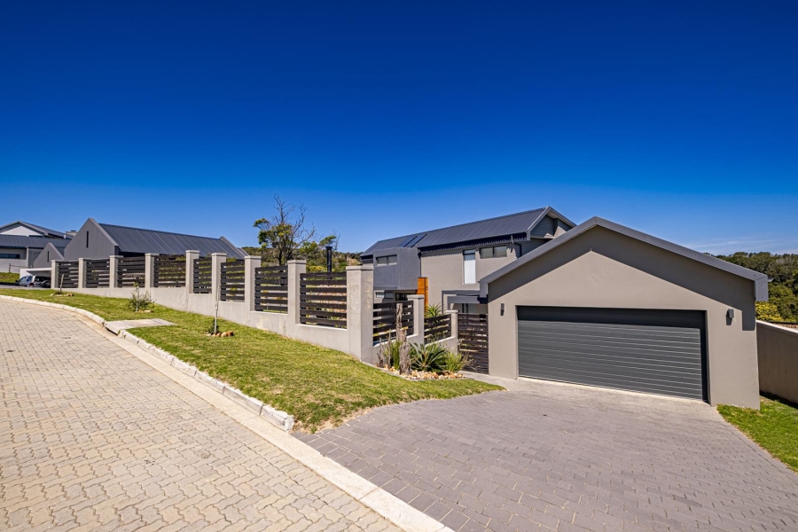 4 Bedroom Property for Sale in Kragga Kamma Eastern Cape